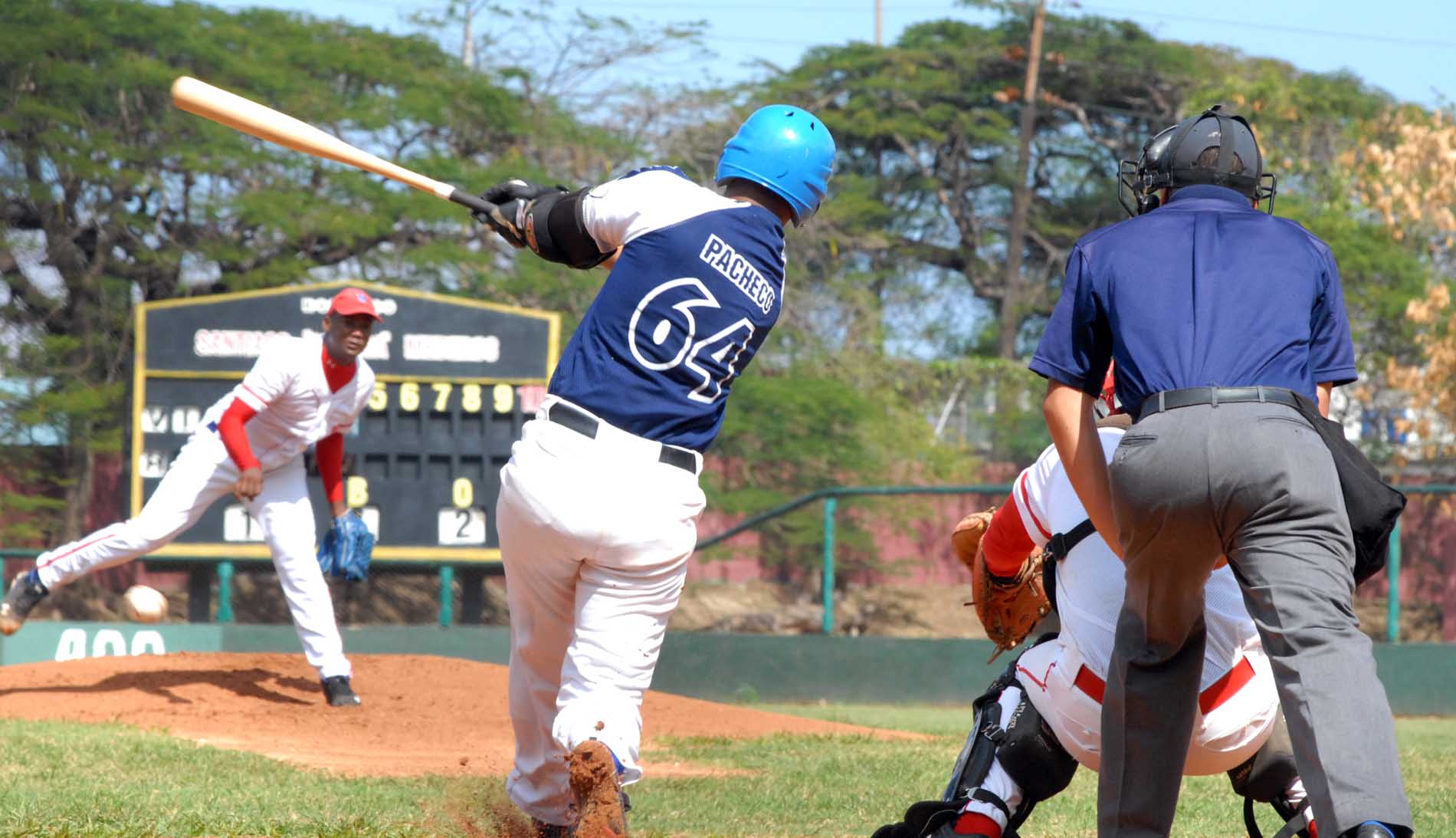 Metro Vs. Holguin