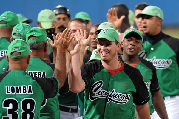 Cienfuegos iguala el match