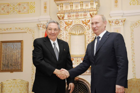 raul-castro-vladimir-putin-580x386.jpg