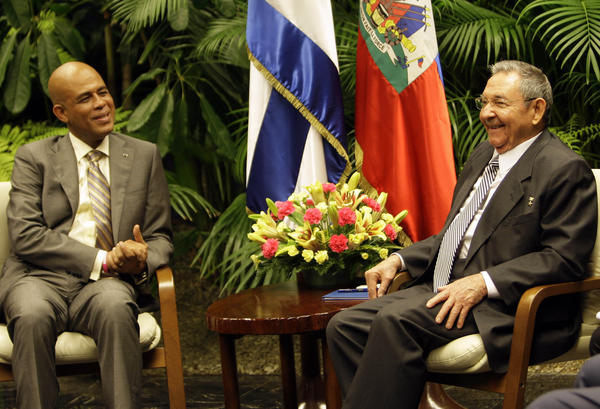 Michel Martelly, presidente de Haití con Raúl Portada