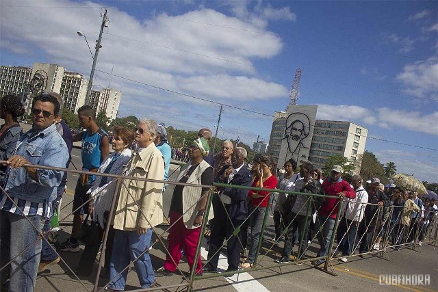 Cubanos en la Plaza por Chávez 06