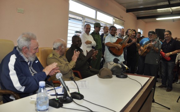 Fidel inaugura centro Vilma Espín Guillois 05