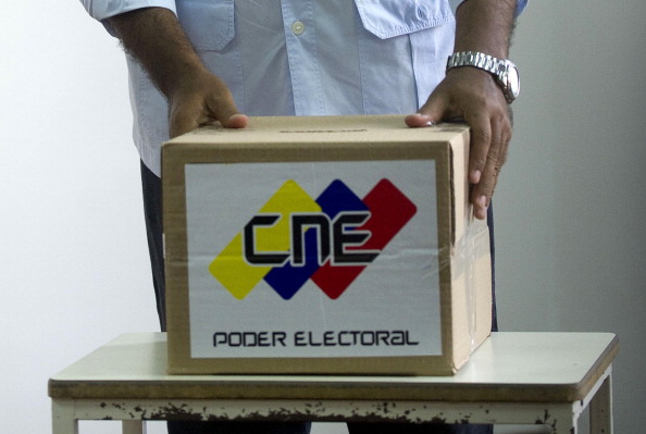 Maduro votó 01