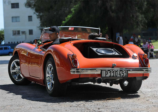Auto participante en el X Rally de Regularidad
