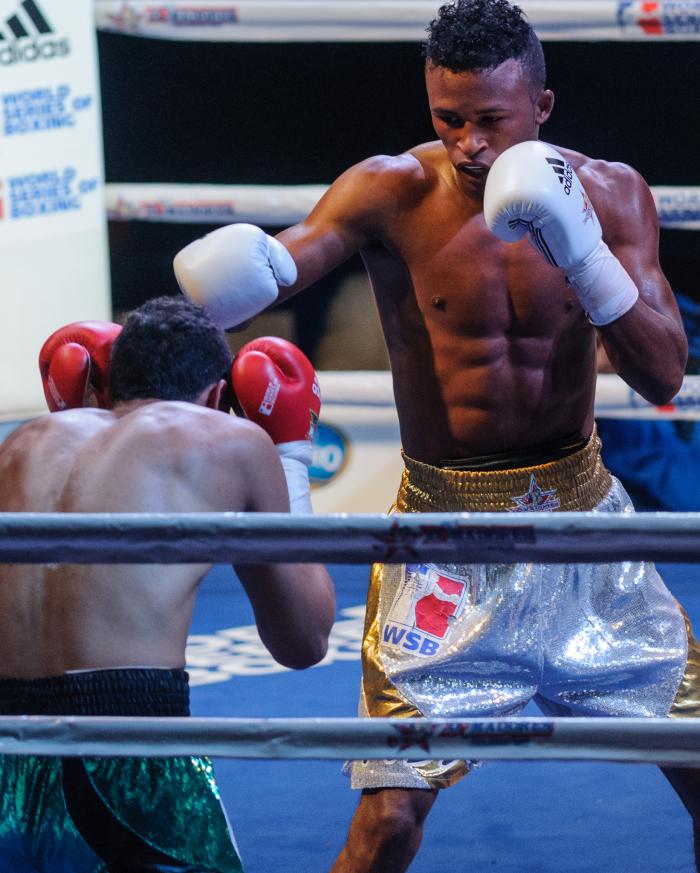 Lázaro en Serie Mundial de Boxeo 