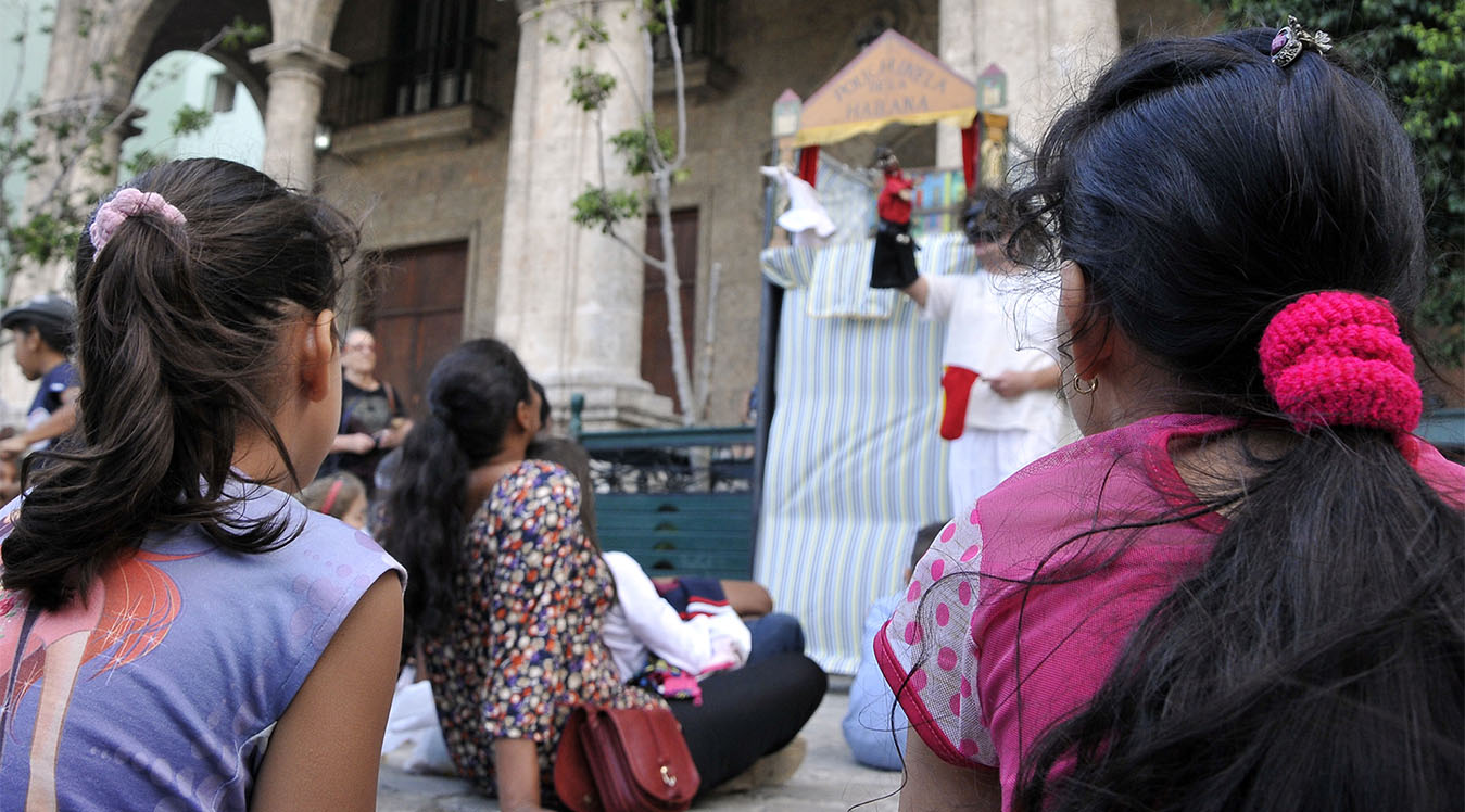 Polichinela, teatro callejero