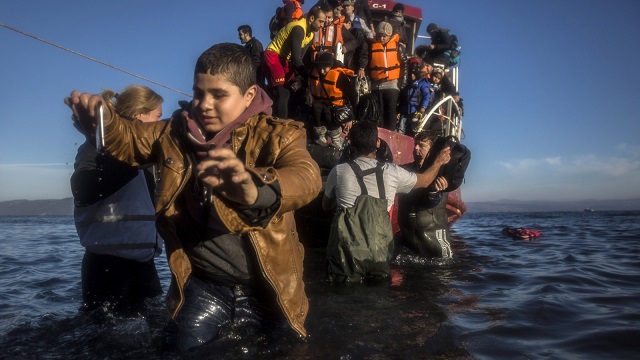 Niños-emigrantes-Mar Mediterráneo