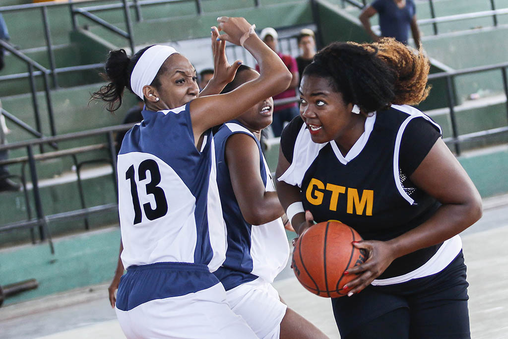 Baloncesto femenino, Liga