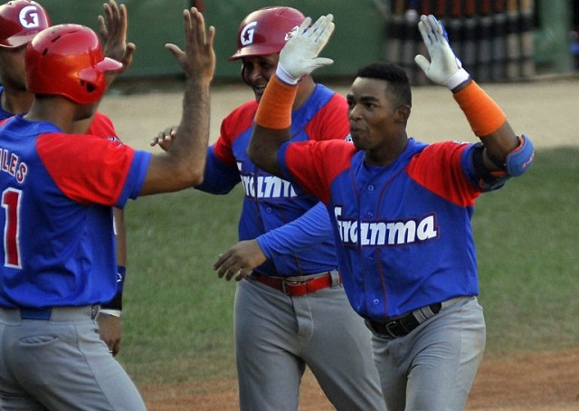 Alazanes vence a cocodrilos-play off-4to juego