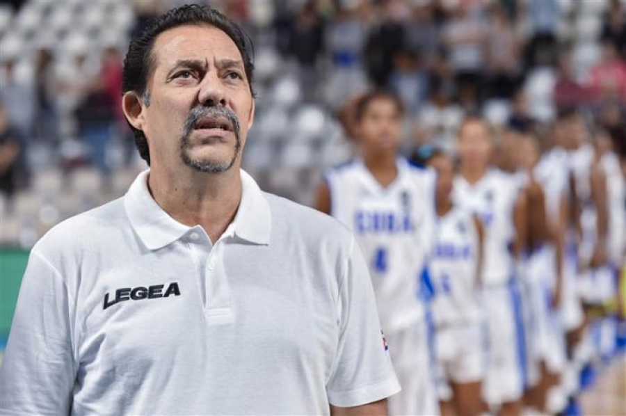 Alberto Zabala-entrenador-selección femenina de baloncesto