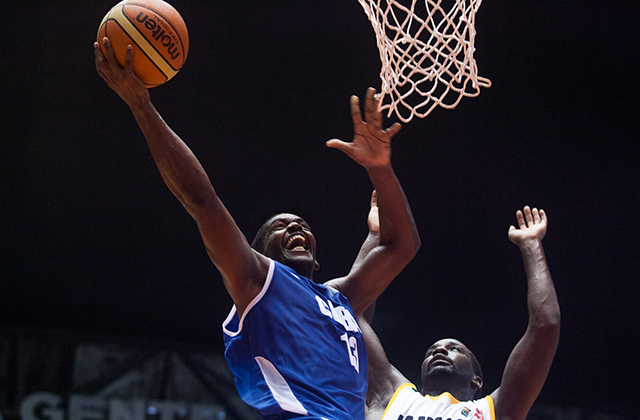 Baloncestistas cubanos- trabajadores