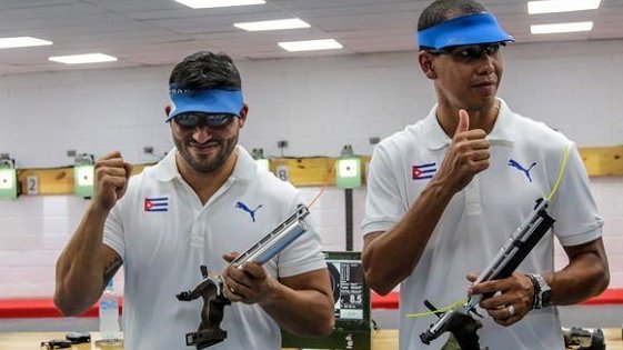 Equipo cubano de pistola de tiro rápido y de precisión