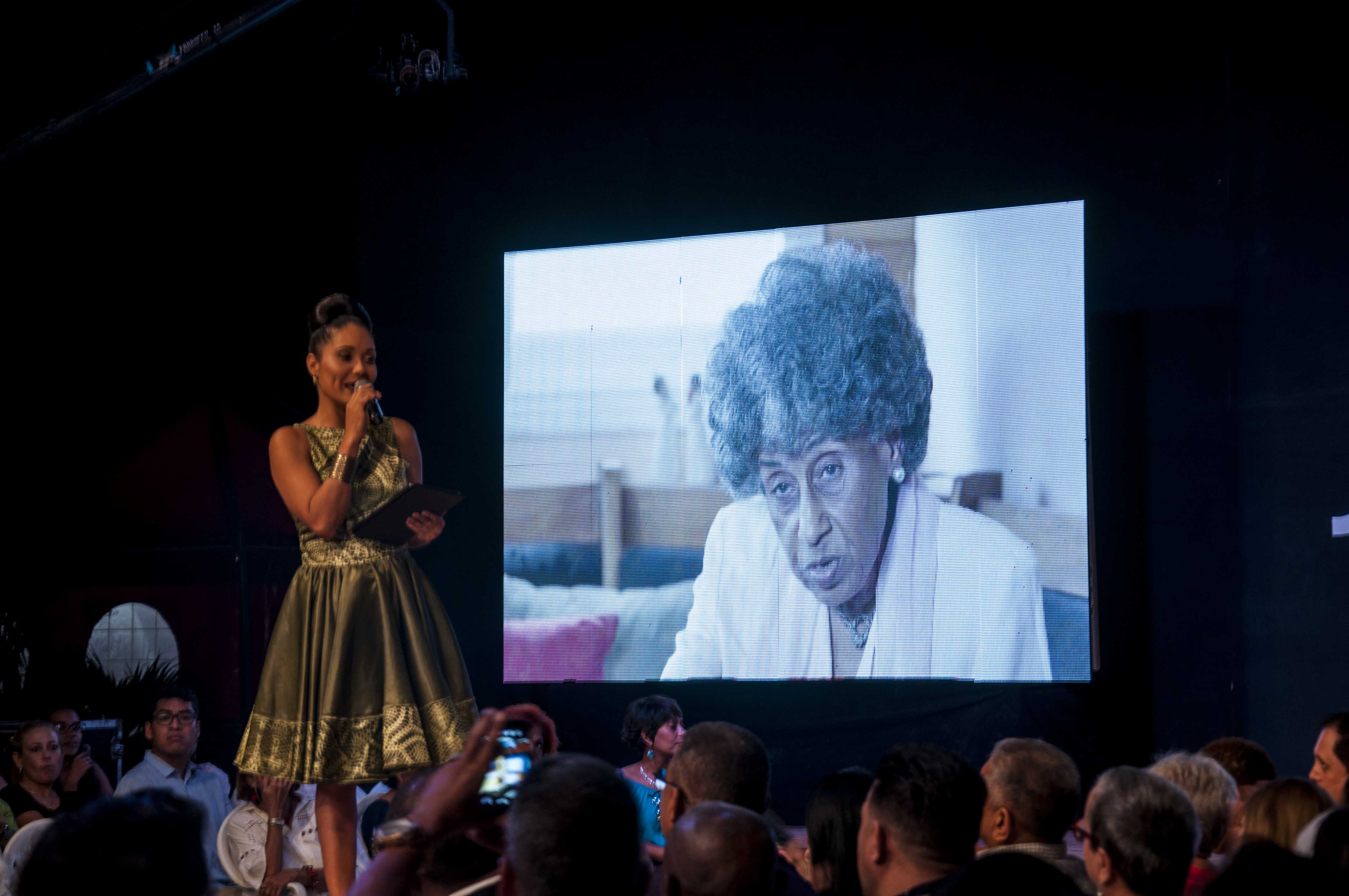 Homenaje a Gladys Egües, premio nacional de periodismo,