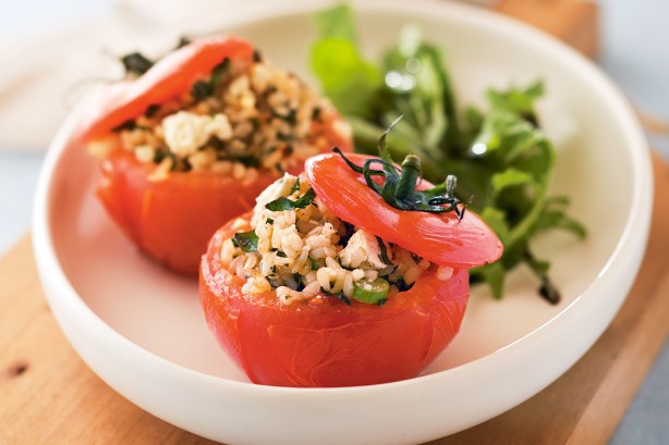 Tomates rellenos-carne de pollo y moringa