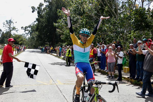 Franks Sosa celebra. Ciclismo