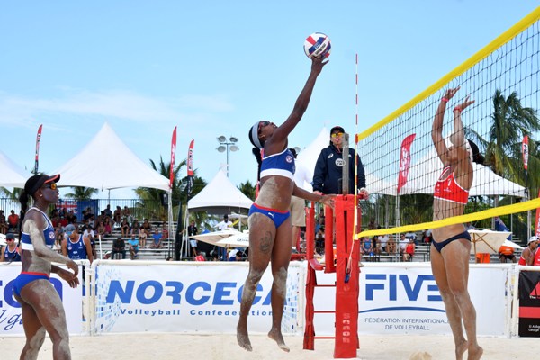 Voleibol playa Leila Martinez y Maylen Delís