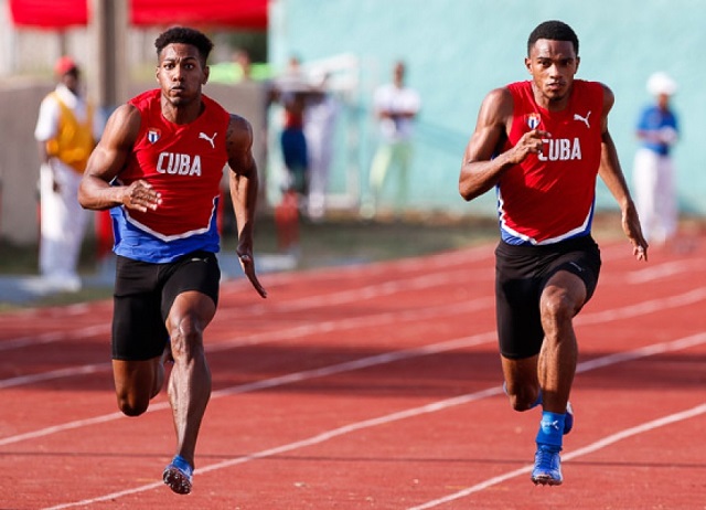 Roberto Skyers y Reynier Mena-Relevo 4 x 400-atletismo