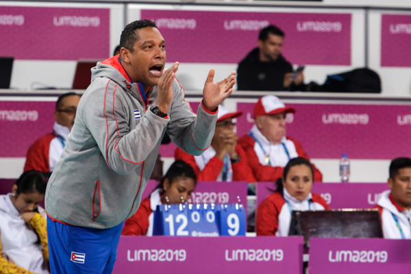 Nicolás Vives-entrenador-Voleibol masculino