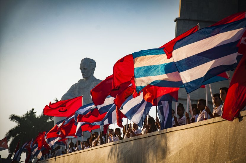 Plaza de la Revolución-José Martí-niños