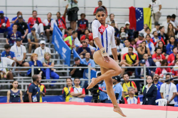 Marcía Videaux-gimnasia-competiciones