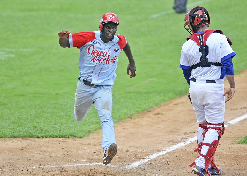 Juego Industriales vs Ciego-Latino