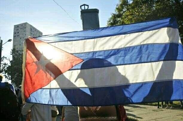 Bandera cubana- tangana trillo