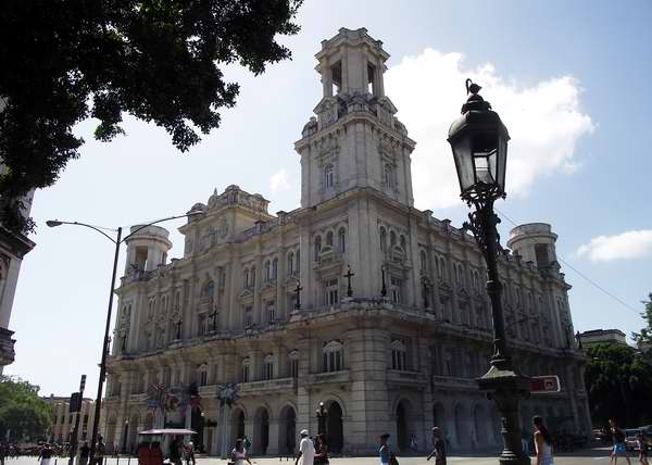 Edificio de Arte Universal-Museo Nacional de Bellas Artes