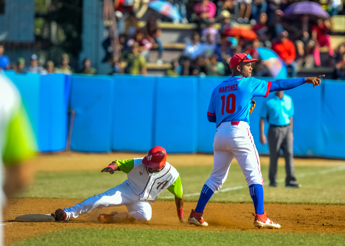 Agricultores vs. Portuarios, liga élite de béisbol