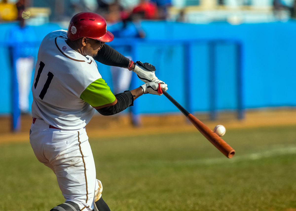 Yosvani Alarcón, liga élite de béisbol