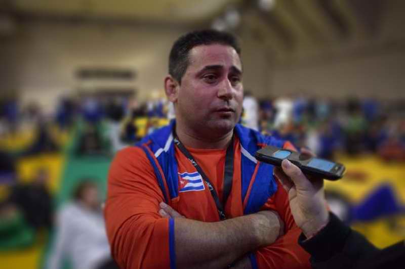 Yordanis Arencibia, entrenador de judo equipo femenino