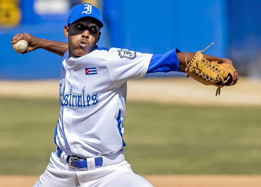 Remberto Barreto, Pitcher de Industriales