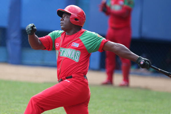 El pelotero Danel Castro del equipo de beisbol de Las Tunas