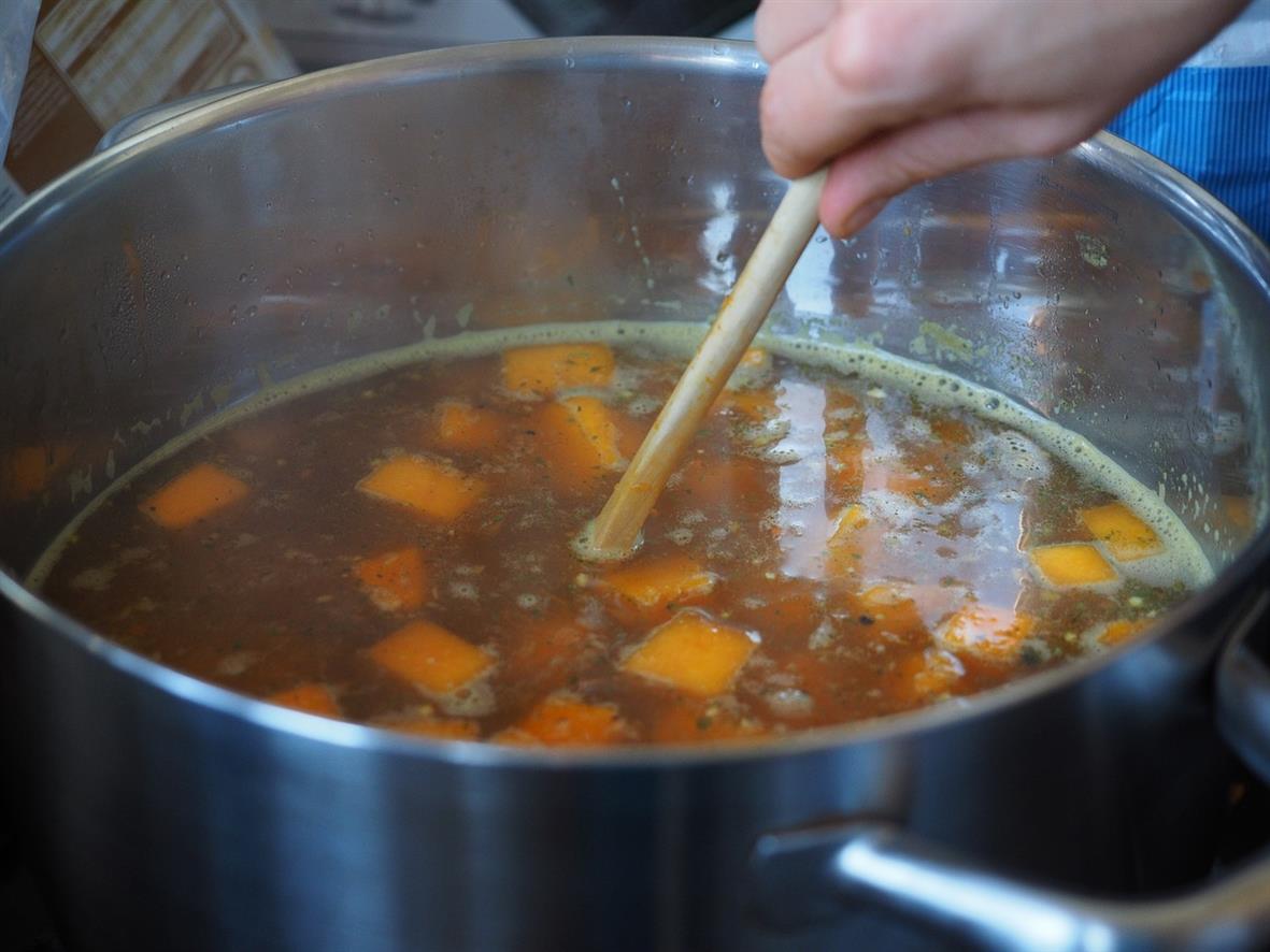 Caldo de pollo 