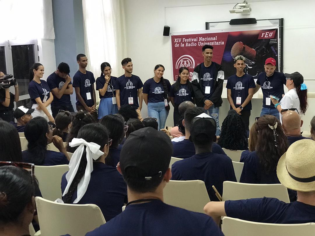 Festival de la Radio Universitaria en Hoguín 