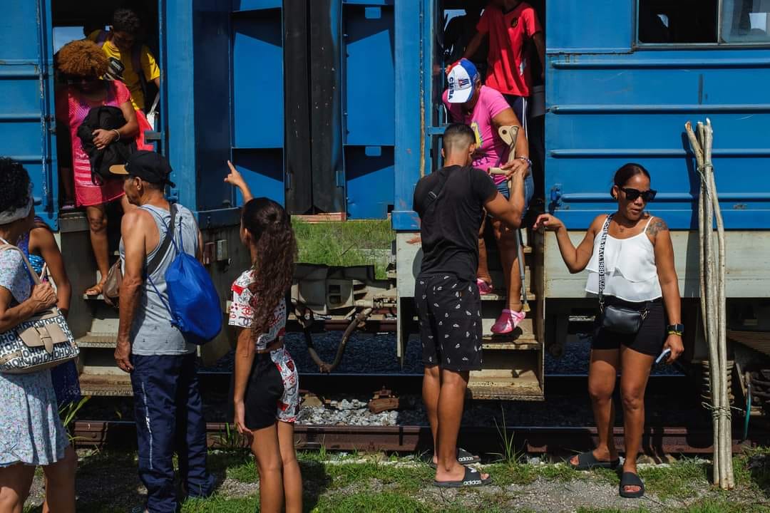 El Tren de la Playa Recesa y Regresará (Naturaleza Secreta de Cuba)