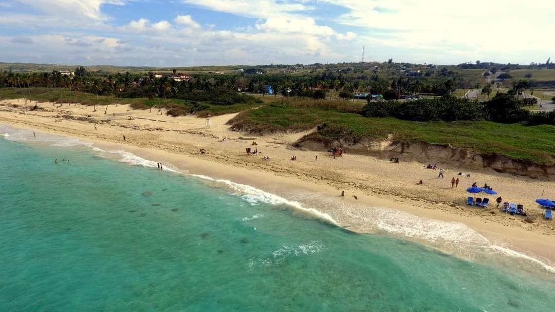 El Tren de la Playa Recesa y Regresará (Naturaleza Secreta de Cuba)