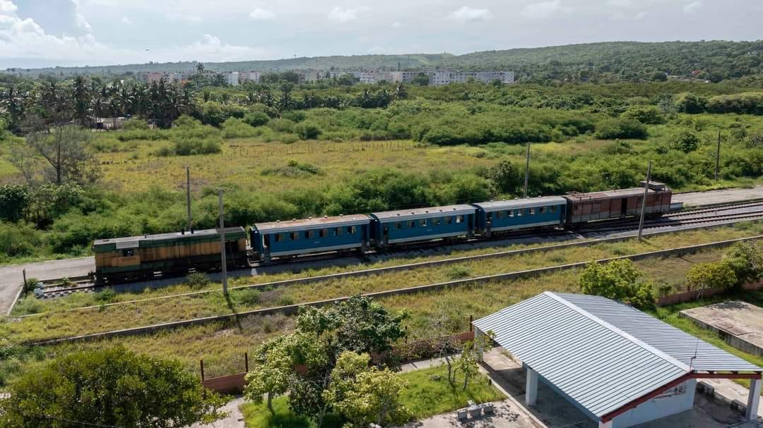 El Tren de la Playa Recesa y Regresará (Naturaleza Secreta de Cuba)