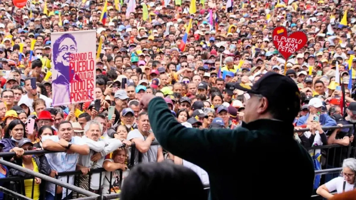  Colombia | Movilización en Bogotá en defensa del gobierno de Gustavo Petro y la democracia 