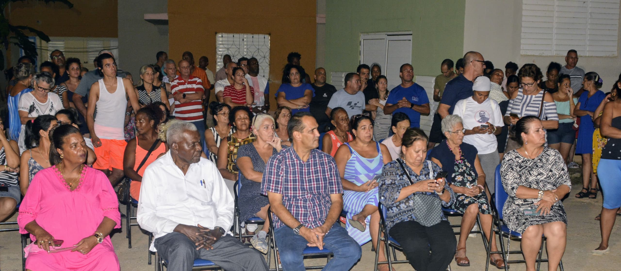 Un ejercicio de participación y democracia popular son las reuniones de rendición de cuentas del delegado ante los electores