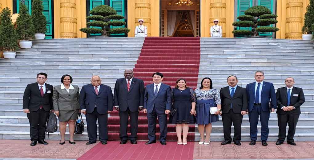 Líderes de Vietnam valoran altamente visita de Esteban Lazo