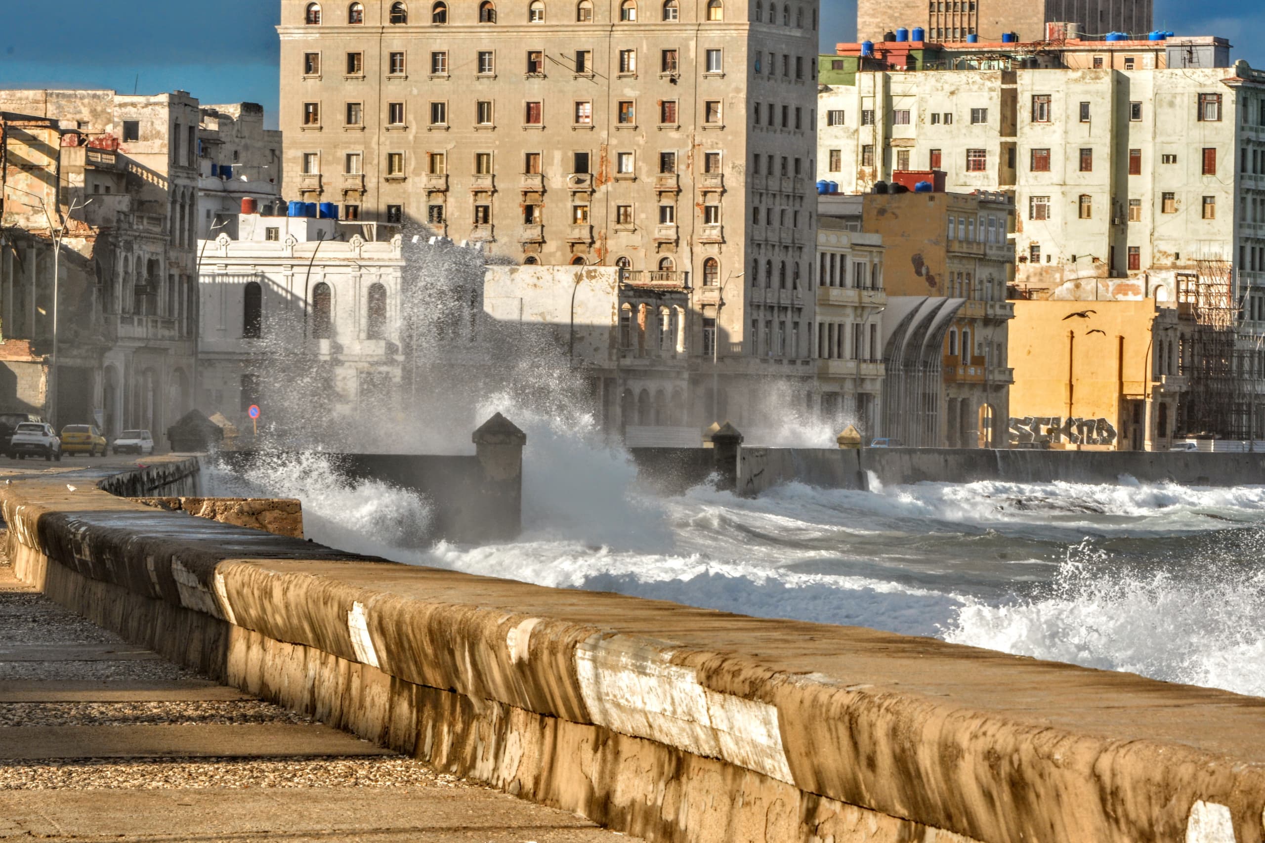 Inundaciones en el malecón habanero este viernes