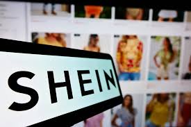 Moda efímera, impacto eterno: Shein y la crisis de los microplásticos.