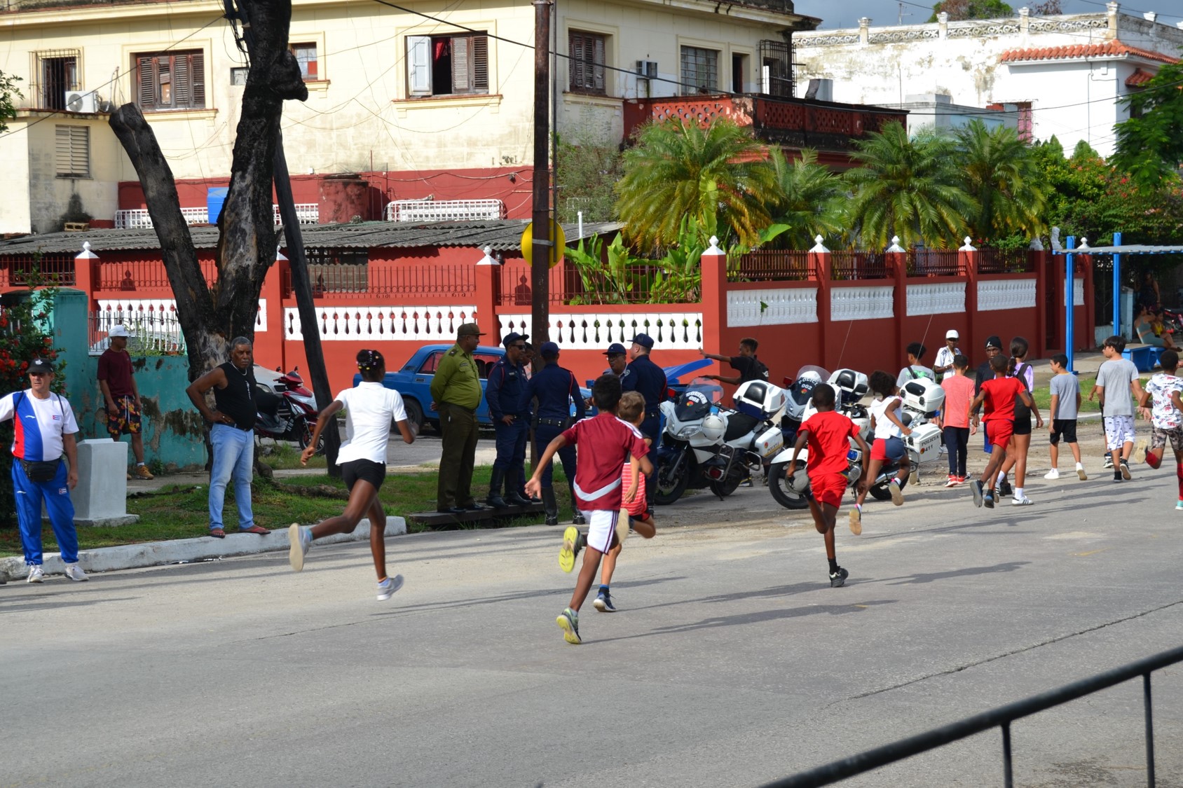 La carrera por el 10 de octubre, en La Habana. Foto: Sheila Moten La carrera por el 10 de octubre, en La Habana. Foto: Sheila Moten
