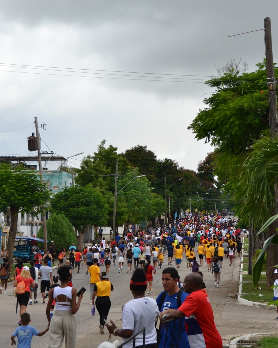La carrera por el 10 de octubre, en La Habana. Foto: Sheila Moten La carrera por el 10 de octubre, en La Habana. Foto: Sheila Moten