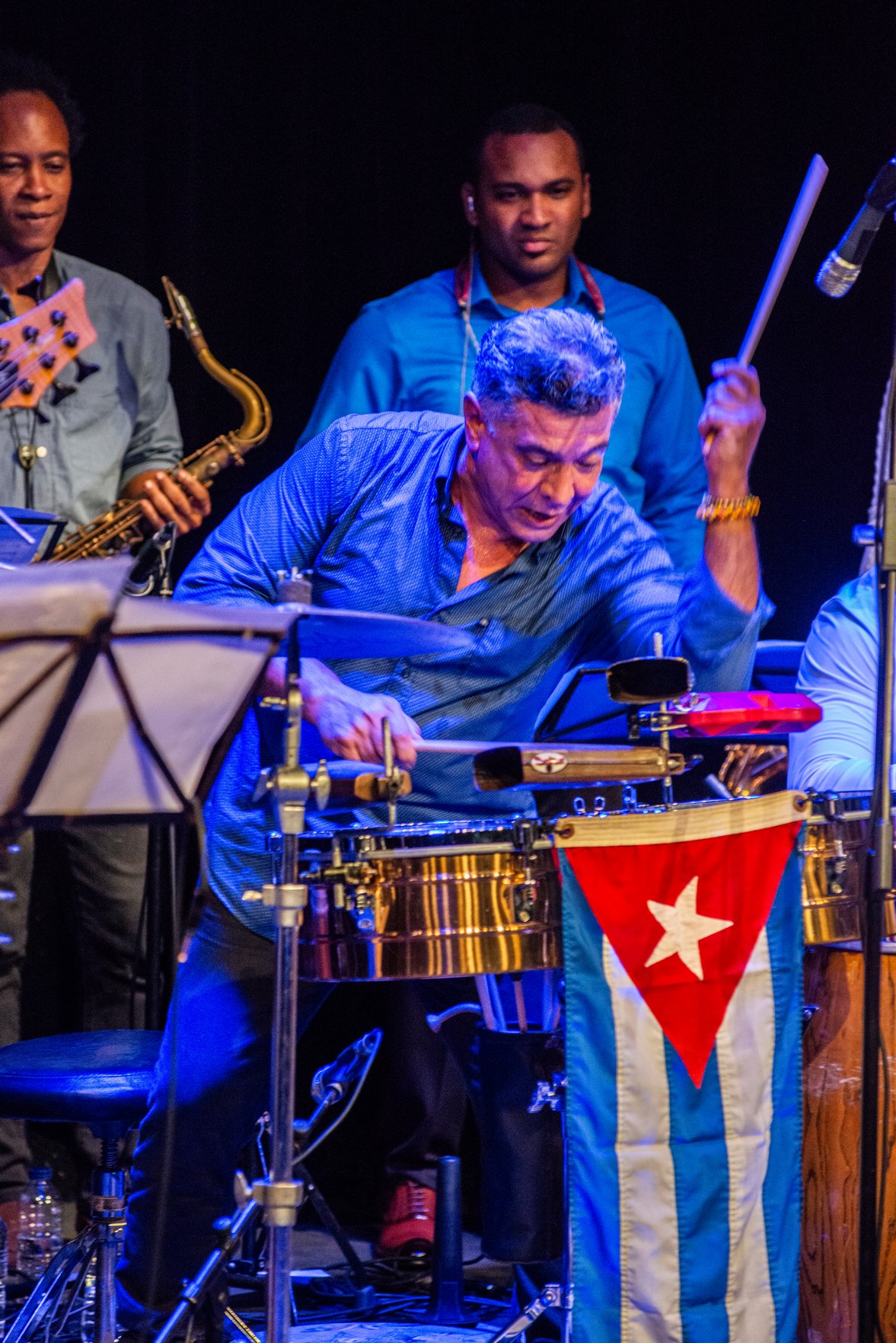 Olokun dio permiso a una quena y un piano. Olokun dio permiso a una quena y un piano.