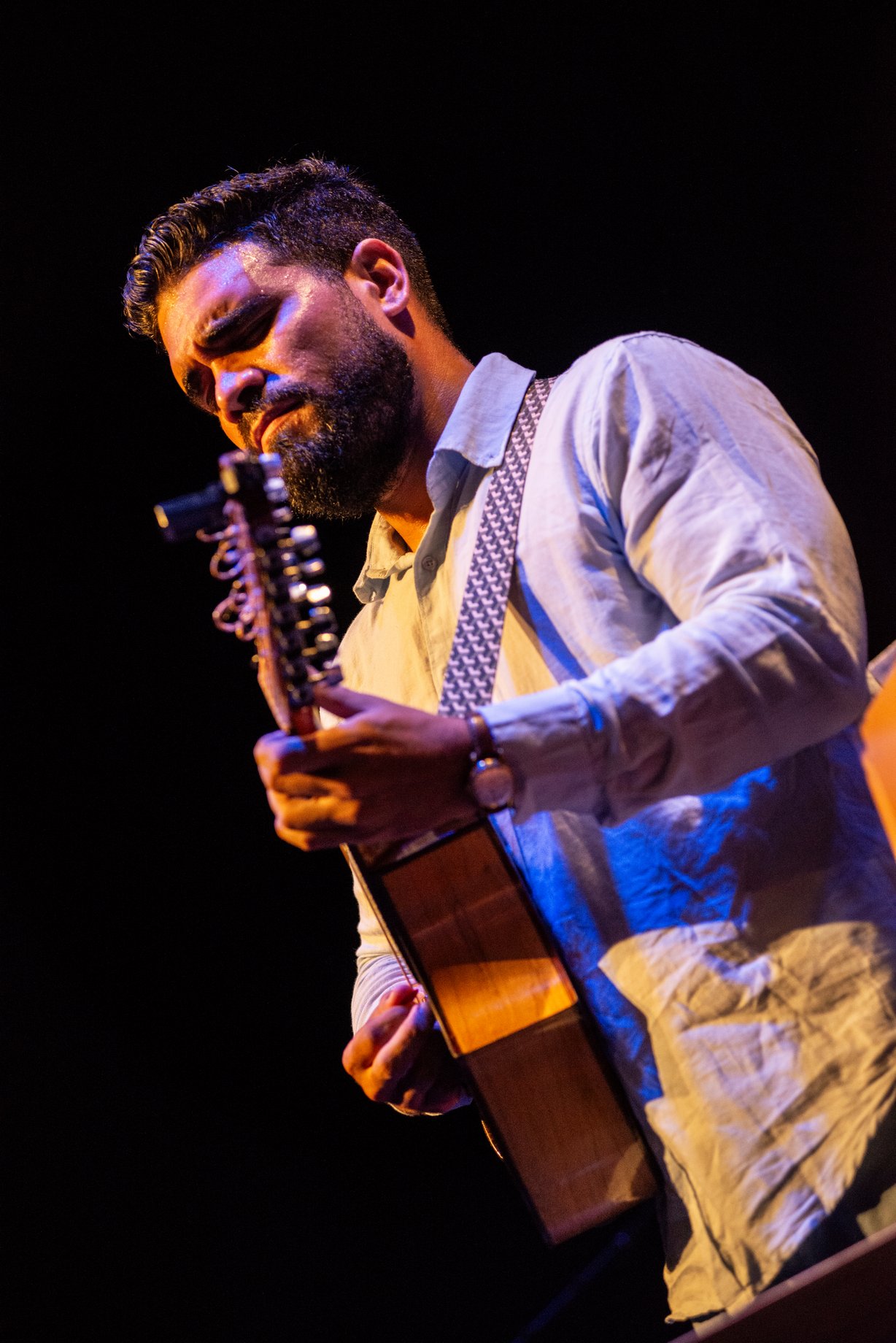 Olokun dio permiso a una quena y un piano. Olokun dio permiso a una quena y un piano.