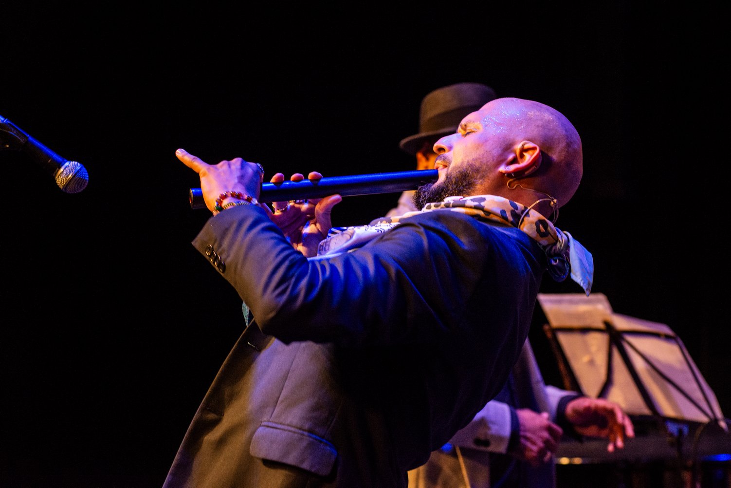 Olokun dio permiso a una quena y un piano. Olokun dio permiso a una quena y un piano.