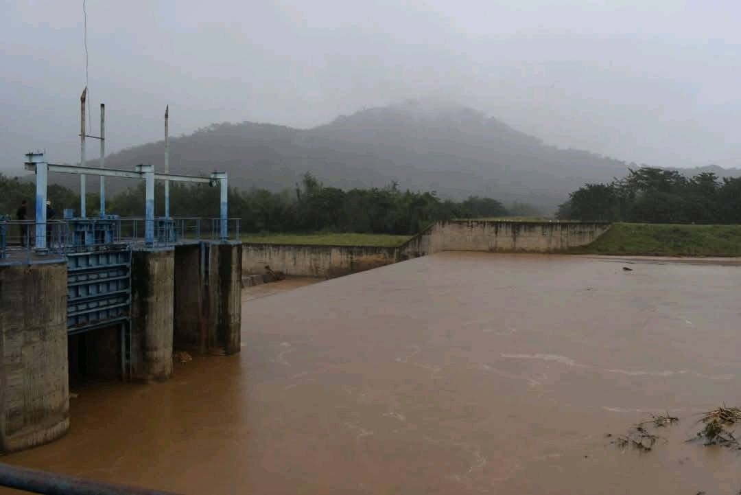 La Derivadora Yao, en el río homónimo, provincia de Granma. Foto: Tomada del Instituto Nacional de Recursos Hidráulicos