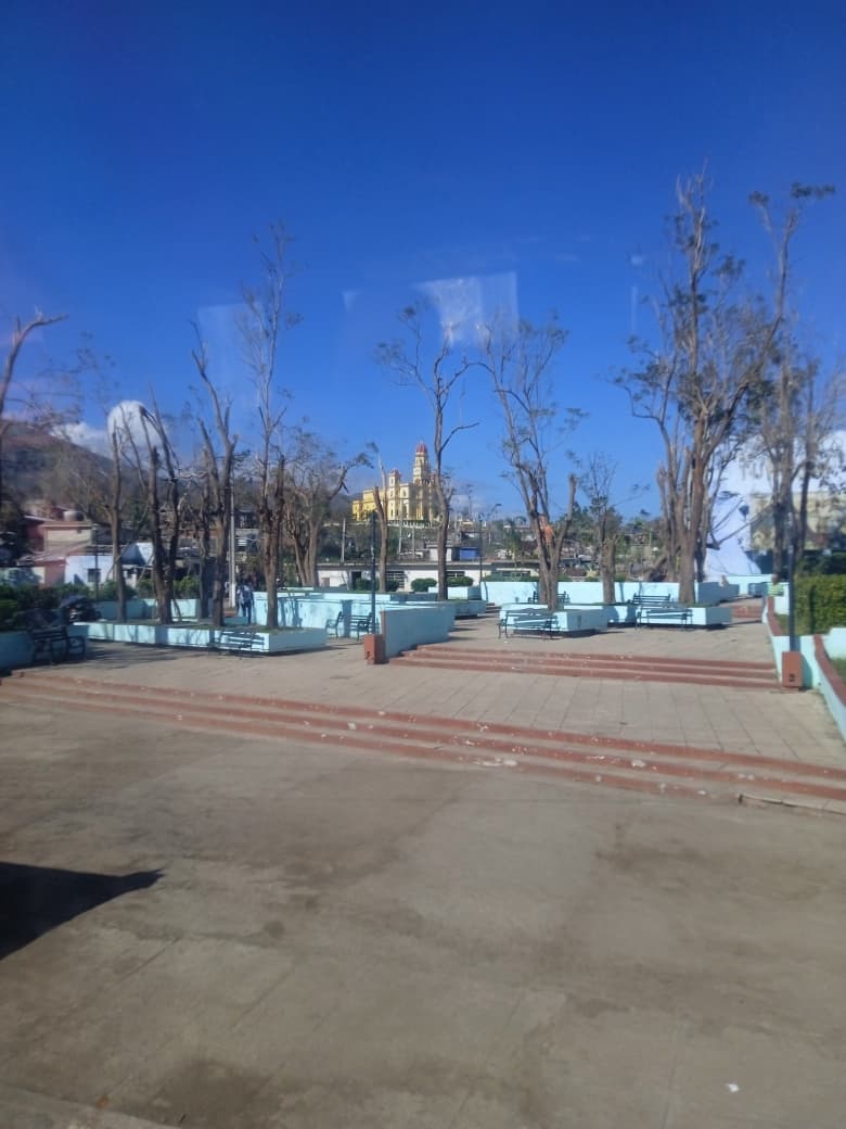 Después del huracán Melissa puede verse mejor desde puntos lejanos el Santuario Nacional Basílica Menor de Nuestra Señora de la Caridad del Cobre. Foto: Nelson Hair Melik Marrero / Cubahora