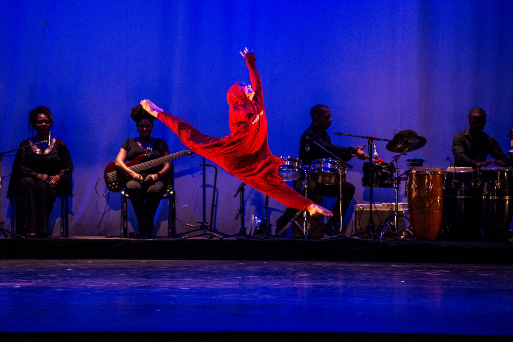 Compañía Lizt Alfonso Dance Cuba en el Teatro Martí